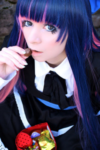 http://fc02.deviantart.net/fs71/i/2011/042/7/8/stocking___chocolate_by_firikururugi-d39at1k.jpg