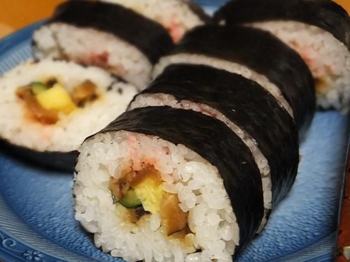 画像じゃ分かりにくいけど、ホット巻き寿司www