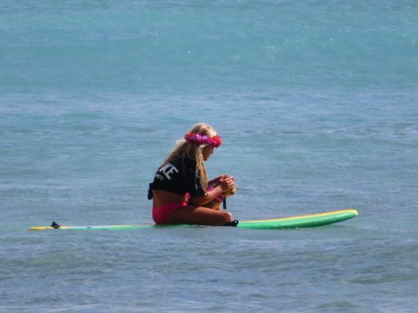 お誕生日おめでとう デューク カハナモク 8月24日 ハワイ ワイキキ波情報 ワイキキの小さい宿 アロハコンドのワイキキビーチ生情報