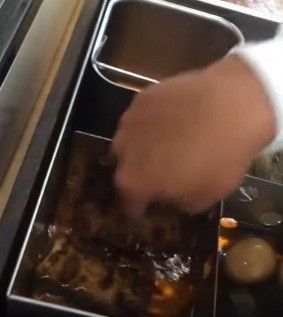 おでんツンツン男04