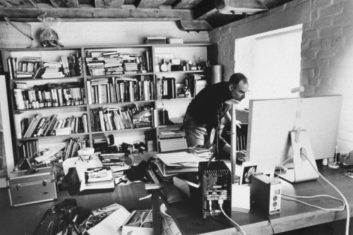 steve-jobs-desk