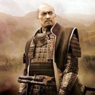 CUWTFLYa_400x400