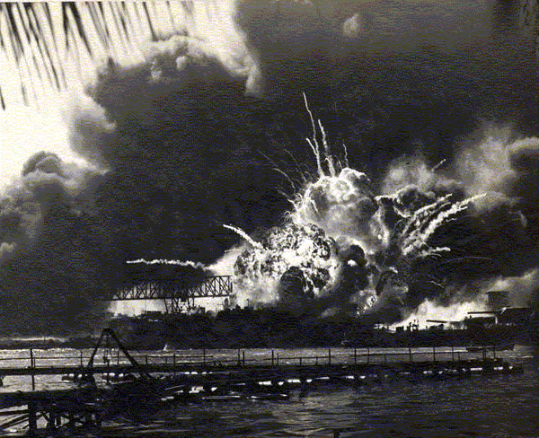 battleship-uss-arizona-sunk-at-pearl-harbor-1
