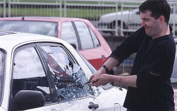 car-crime_2102184b