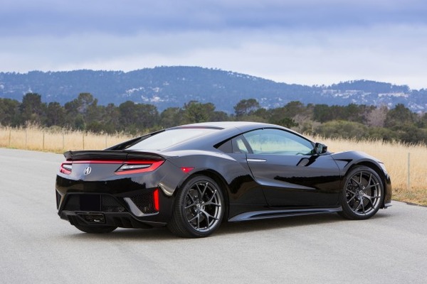 New_Acura_NSX_in_Berlina_Blackrear2-626x417