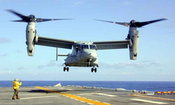 mv22_osprey_lhd2_essex_direct-po3-lowe_po3-pylarinos