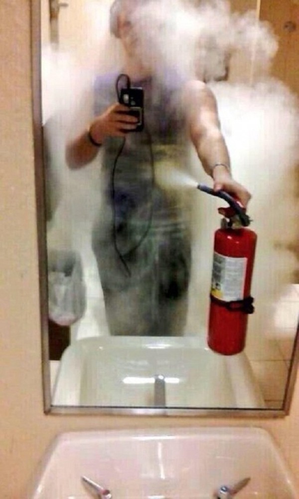 1423