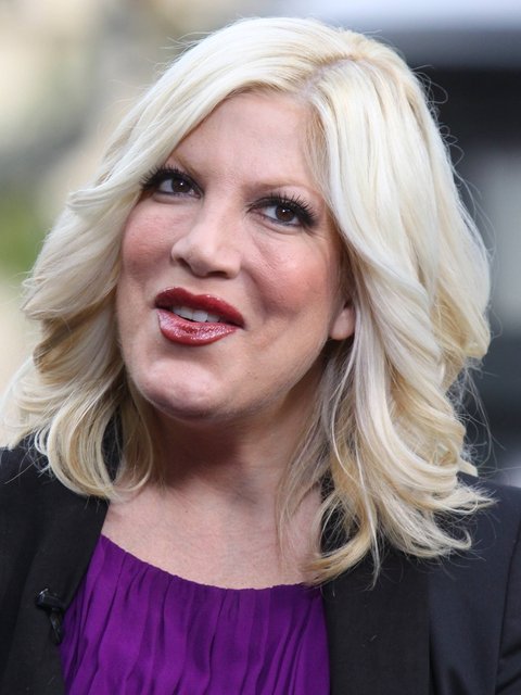 tori-spelling-faccia-gonfia