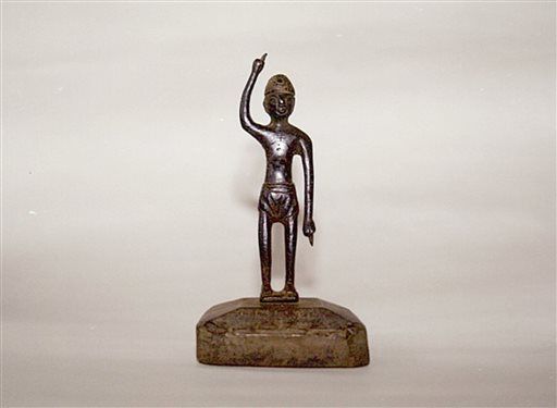 statue