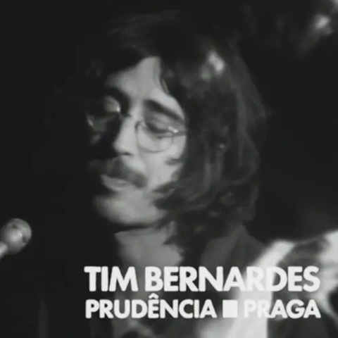 Tim Bernardes