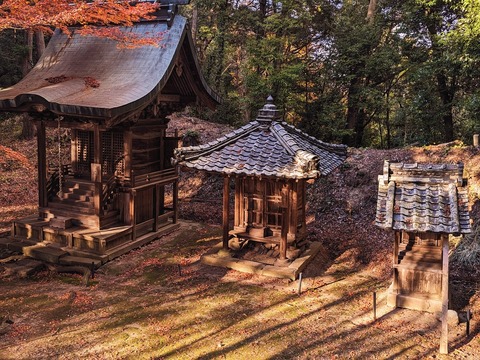 29.南向きに建つ三つの神社