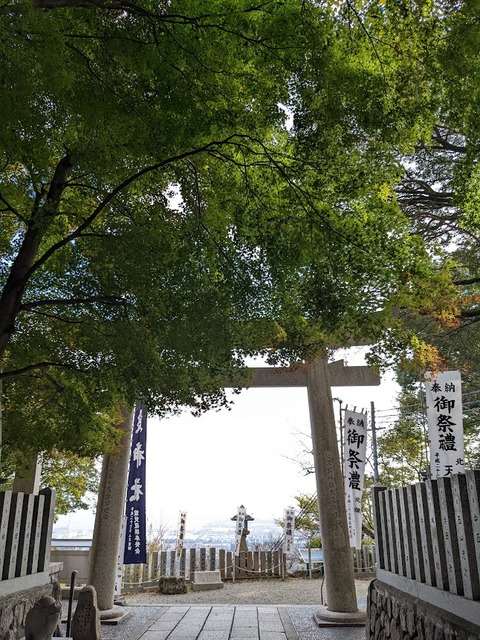 参道から海を2