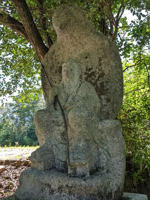 掎鹿寺石仏②