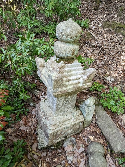 平重盛五輪塔3