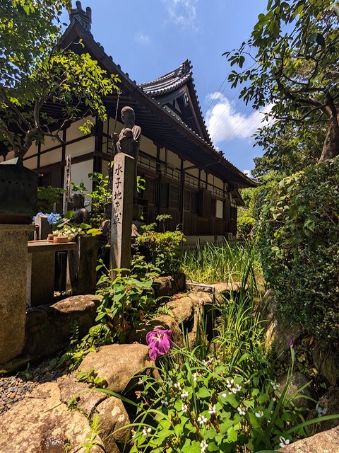 05.本堂前8