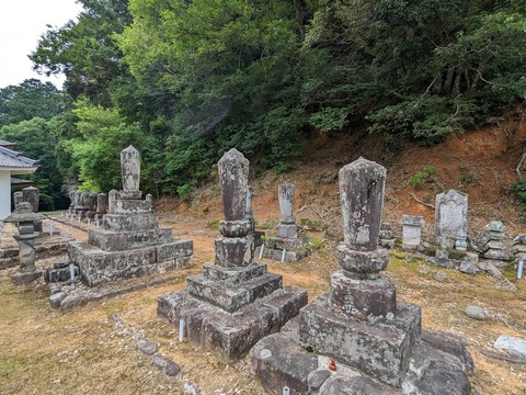 歴代住職の墓