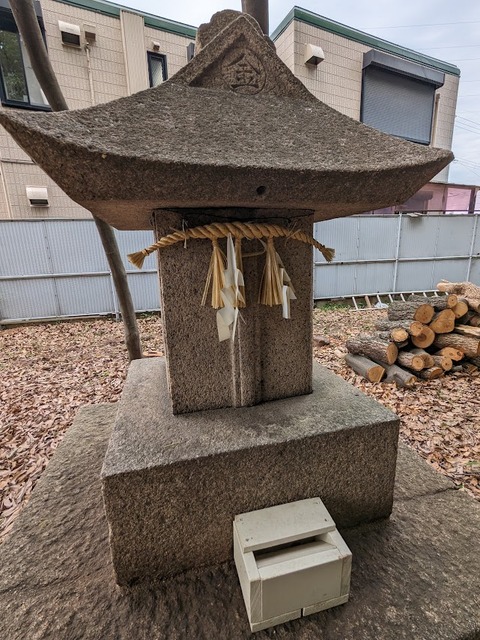 石の祠2