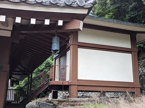 本堂裏