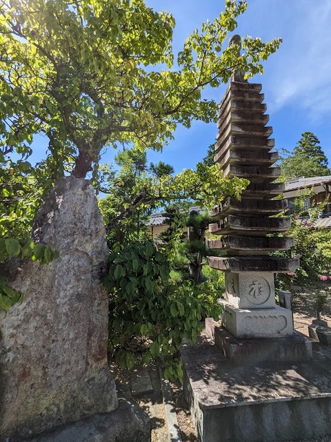 大乗院石塔