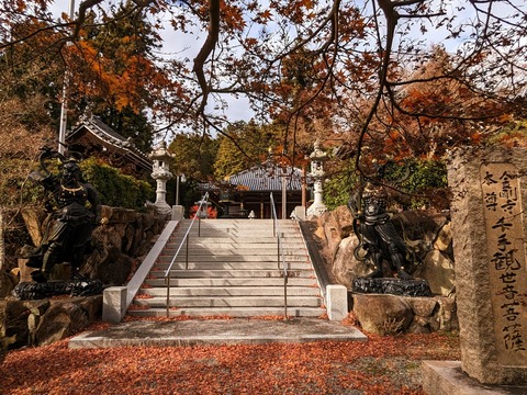 58.仁王像と石門