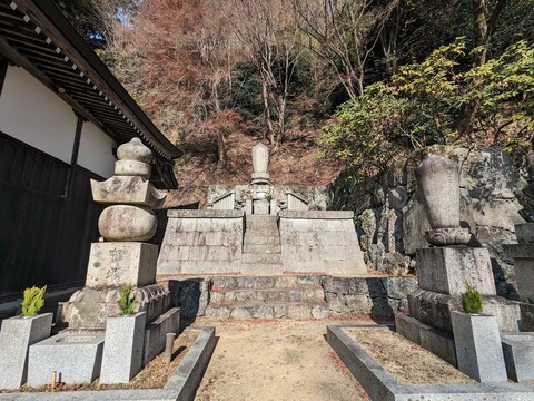 40.二階堂横の墓
