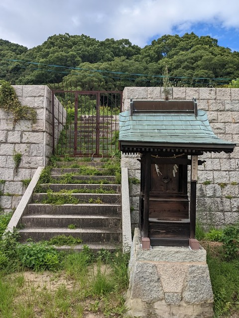 猿田彦神社の背後