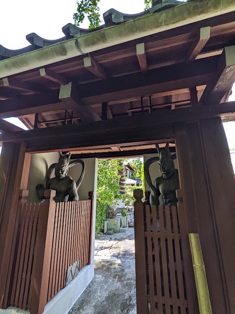 大乗院仁王門