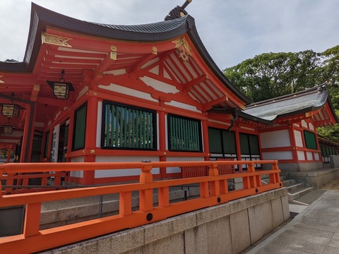 本殿の右側