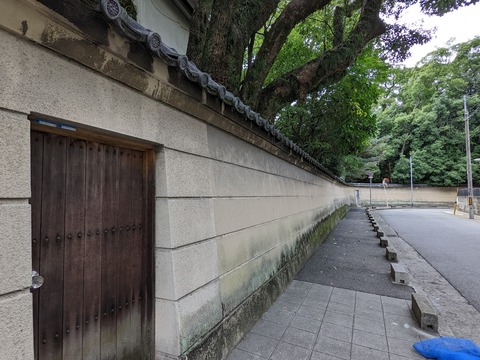 神社裏