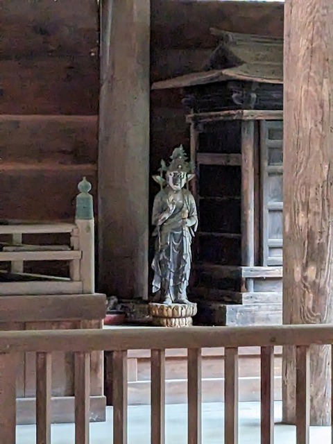 文殊堂内3