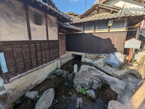 01.中の坂と道標