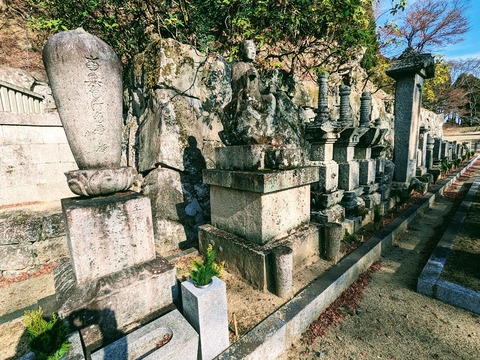 40.二階堂横の墓2