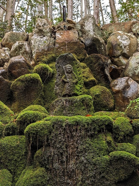 75.不動明王と一筋の滝2