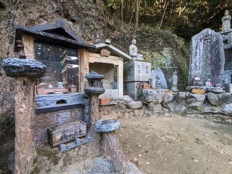 境内の西側2