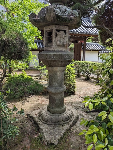 塔頭宝生院灯篭
