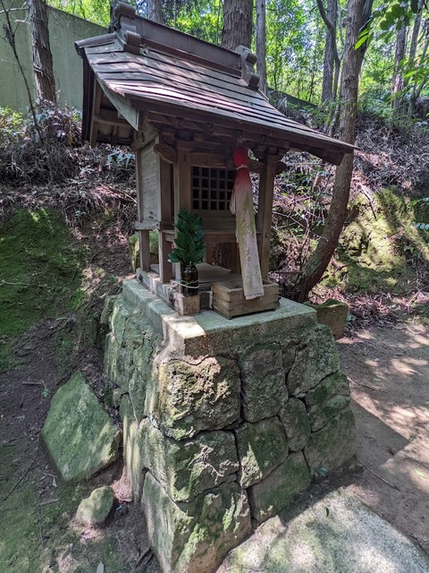 謎の社