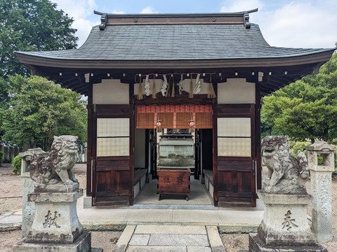 居屋河原日岡神社拝殿