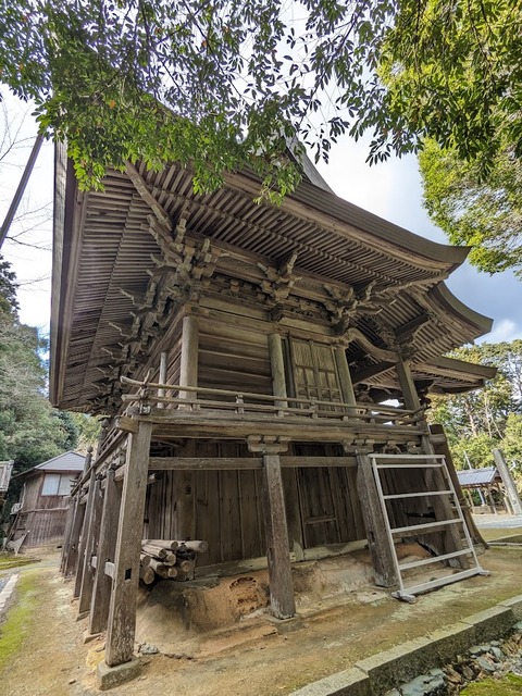 16.本殿裏