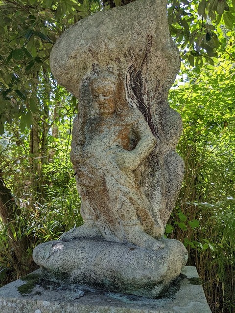 掎鹿寺石仏