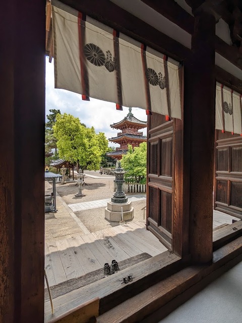 本堂内3