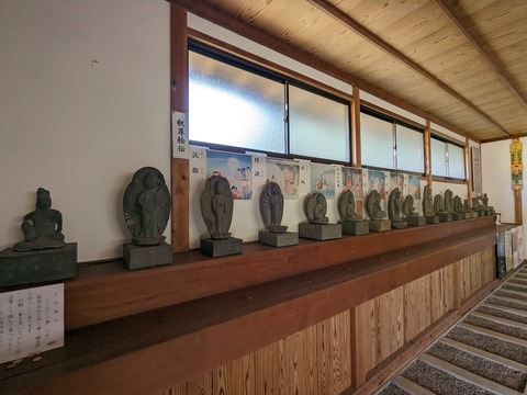 釈尊絵伝と石仏