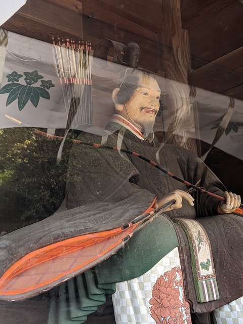 岩間戸尊