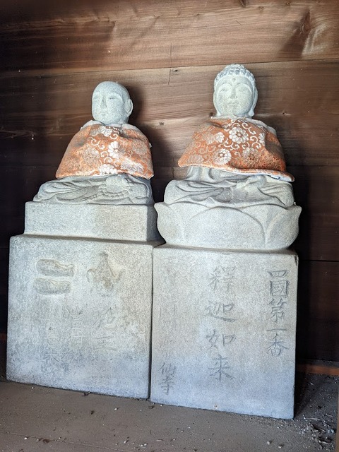 境内社の中の仏
