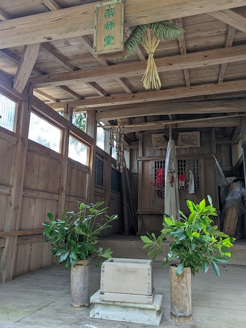 薬師堂2