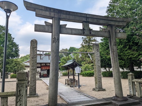 居屋河原日岡神社