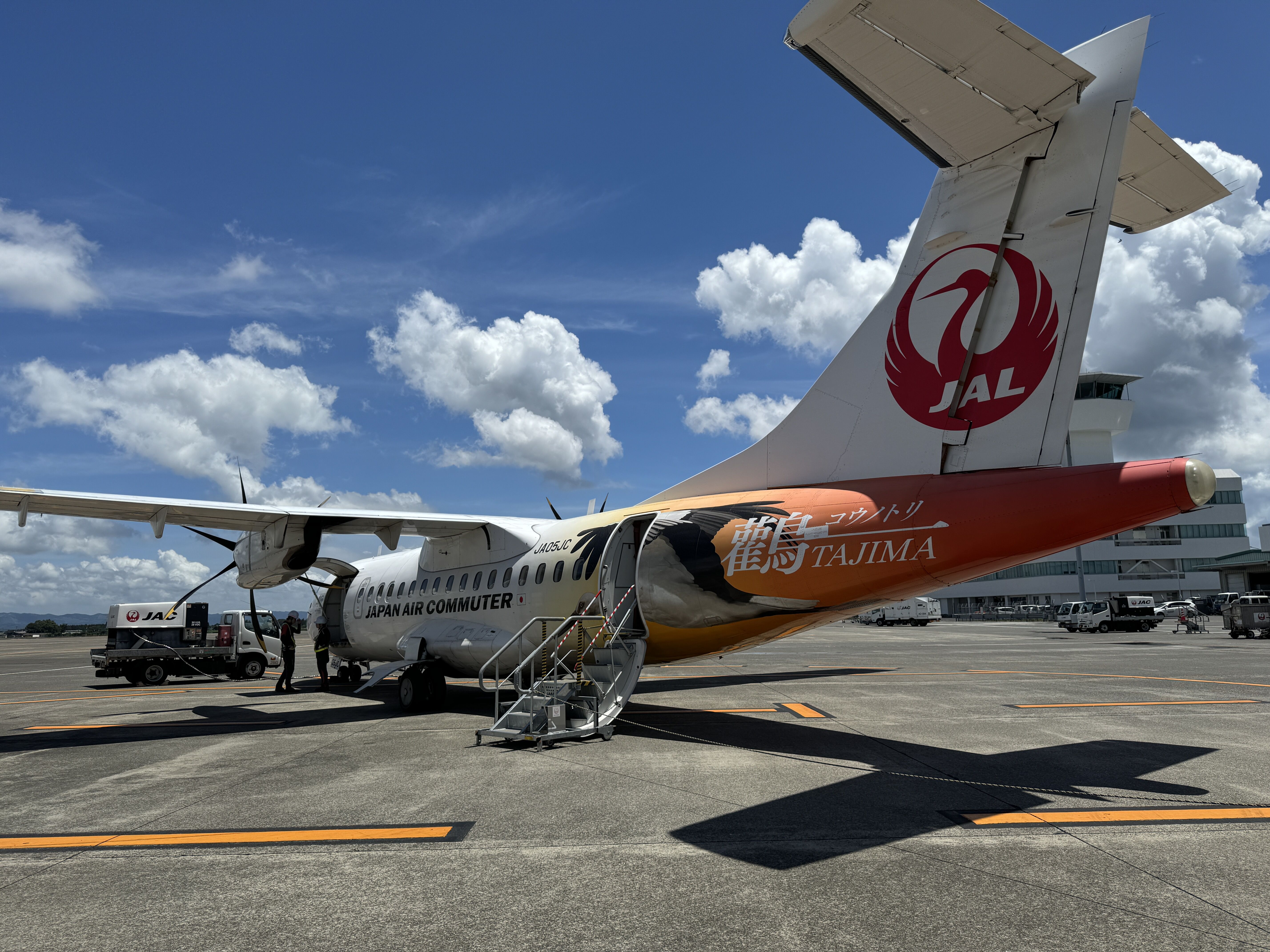 鹿児島→与論（ヨロン）普通席 JAL3823 (ATR42-600) プロペラ機