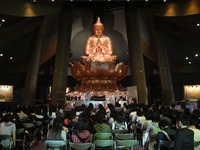 沖縄平和祈念像