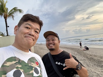 バリ THE SEMINYAK BEACH RESORT & SPA プール付きビラ