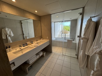 イラフ SUI ラグジュアリーコレクションホテル