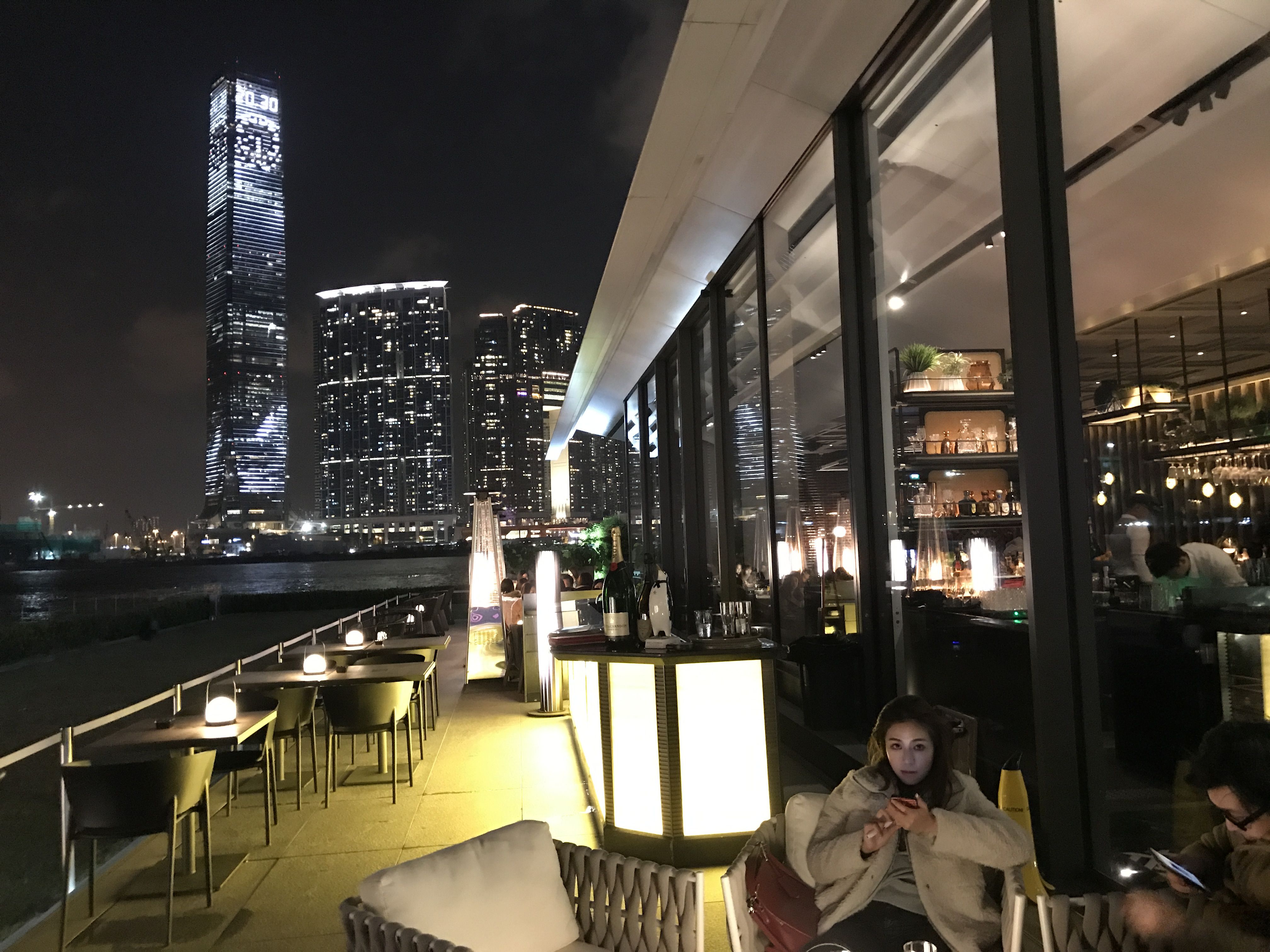 海外投資&グルメ-香港マイタン日記:香港 広東料理 六公館(HEXA) 夜景が綺麗なレストランです!! - livedoor Blog(ブログ)